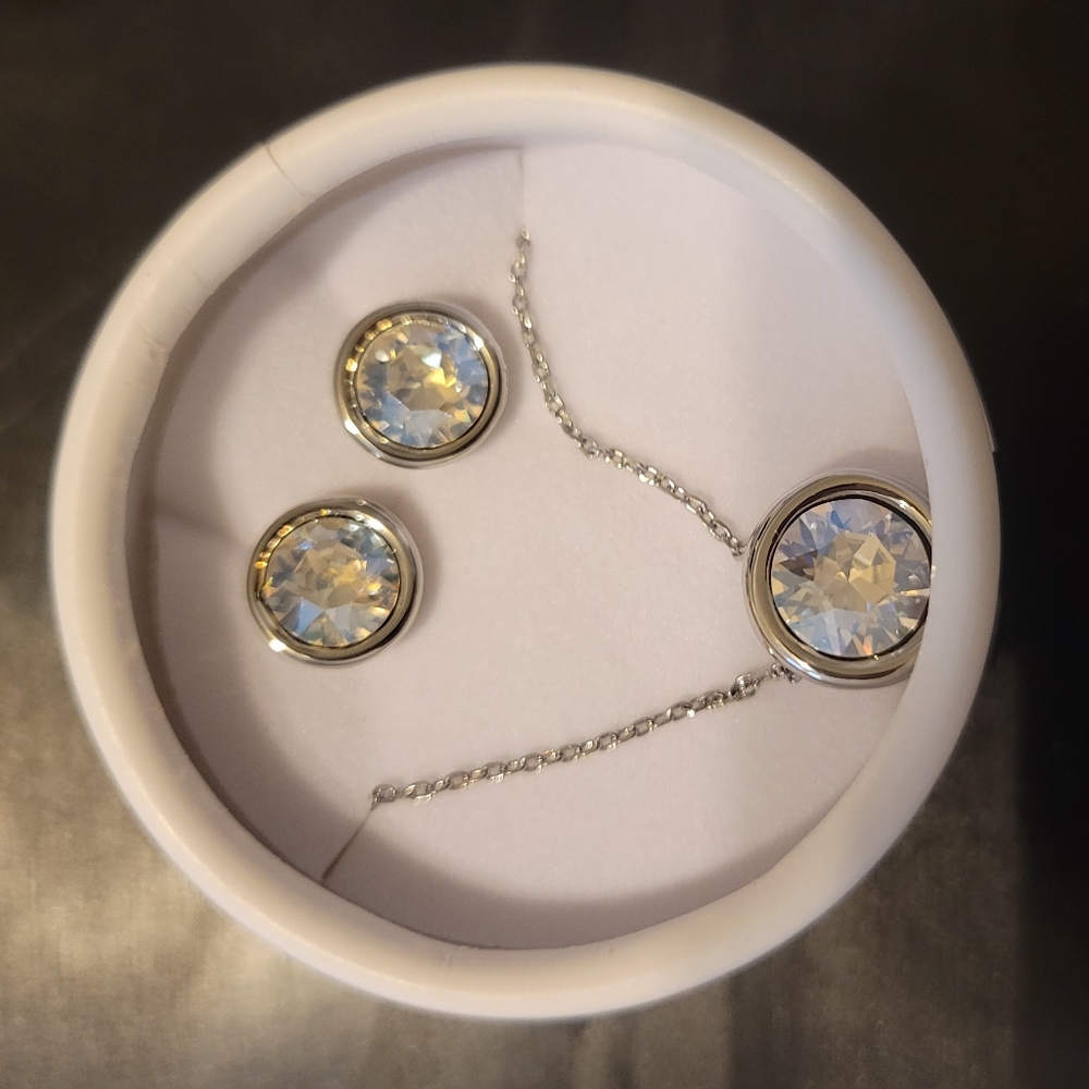 Silver and clear Jewelry Gift Set NIB by WHBM